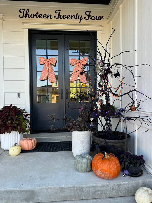 3 Creative Ways to Use Bows in Your Halloween Decor