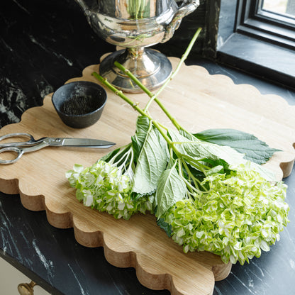 Scalloped Oak Cutting Board