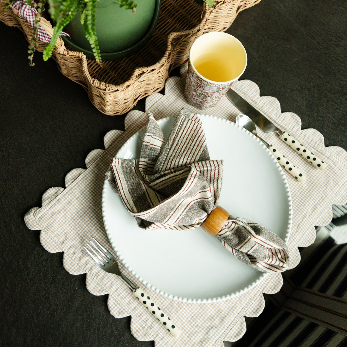 Cream Gingham Scalloped Placemats - Set of 4